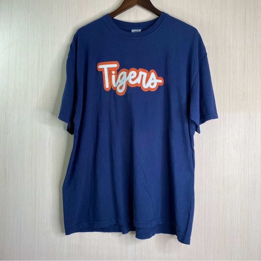Comfort Colors Women’s Auburn University Tigers Short Sleeve Applique Tee 2XL